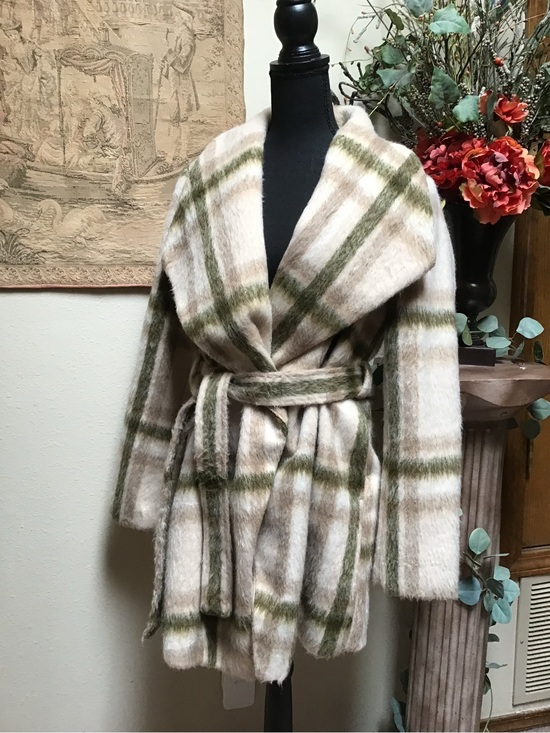 Tahari Jackets & Blazers - Cozy Plaid Belted Mohair-Blend Coat in Cream & Olive